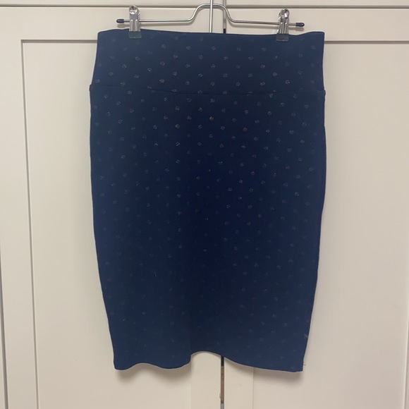 2/$10- LuLaRoe- Cassie Pencil Skirt Stretchy - Picture 4 of 11